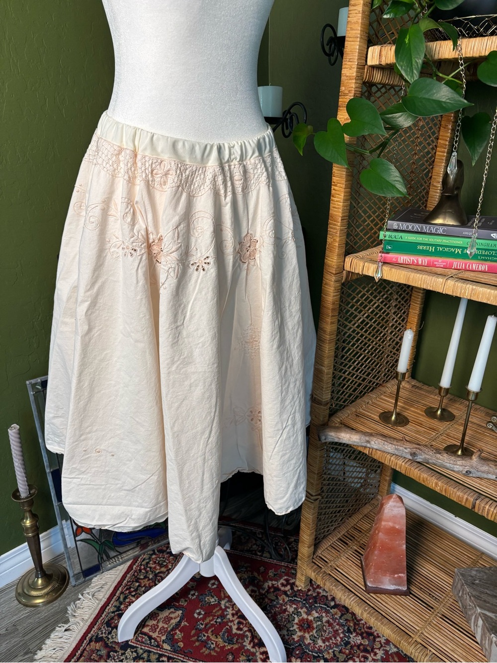 Handmade Vintage Tablecloth Women's Cream Floral Embroidered Midi Circle Skirt - Picture 5 of 5